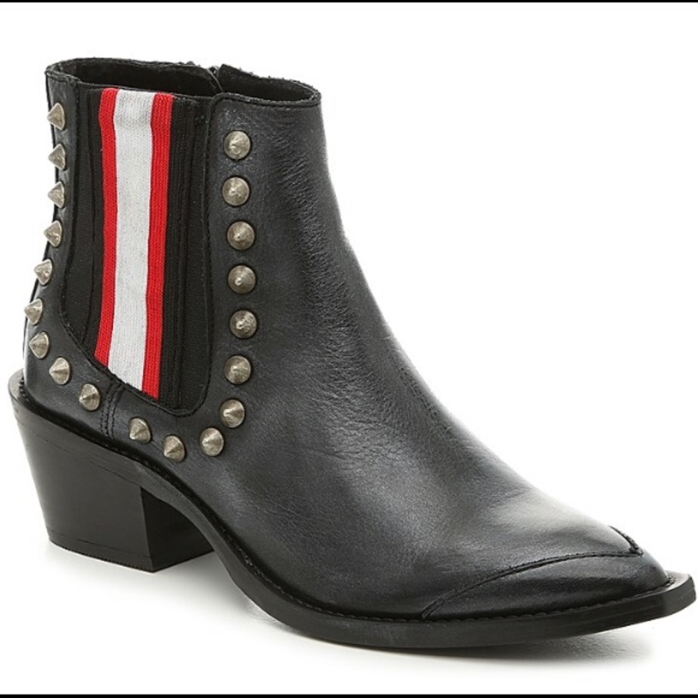 Chelsea Boots With Studs